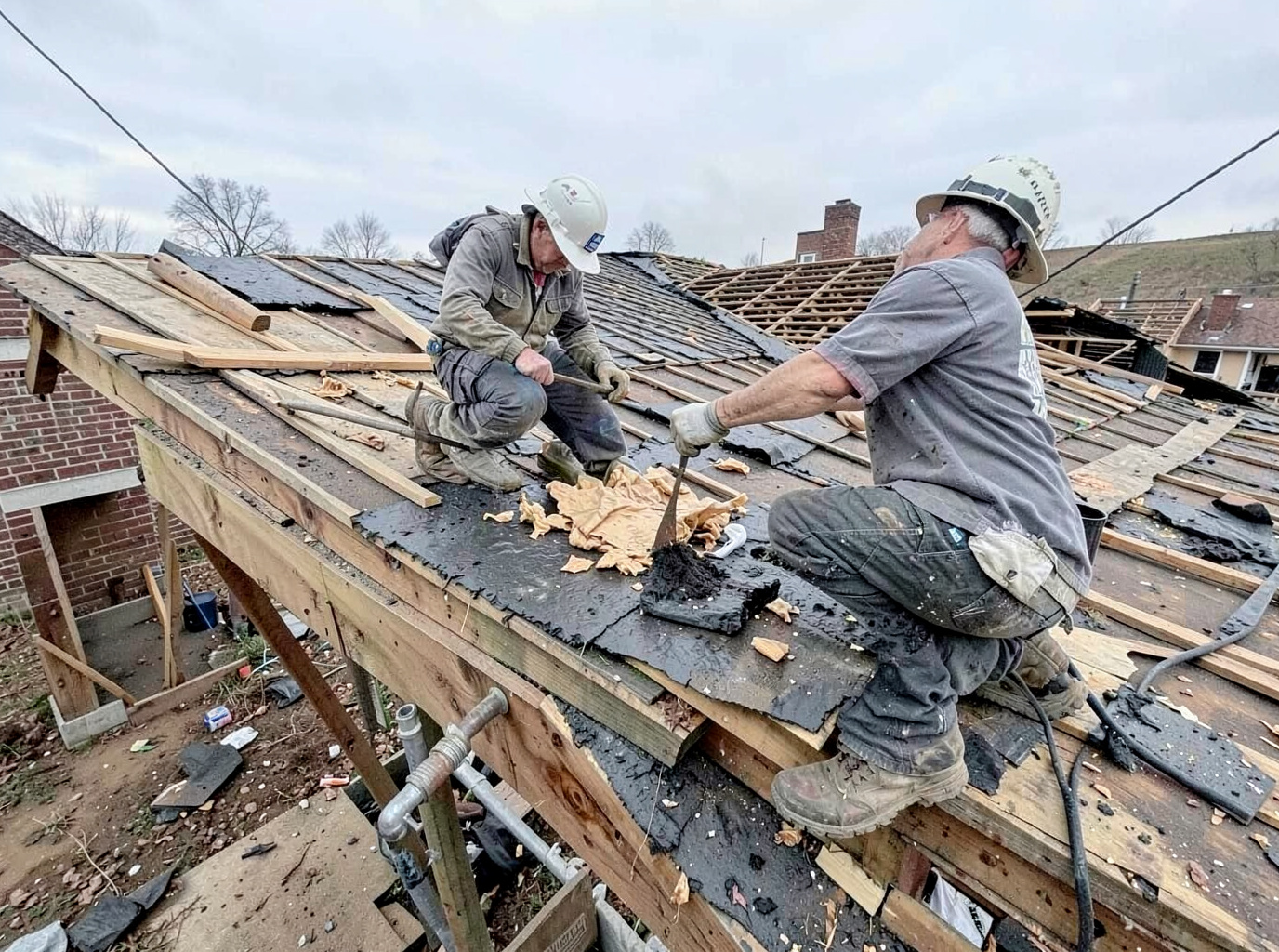roofing contractor in Wesleyan Park, KY